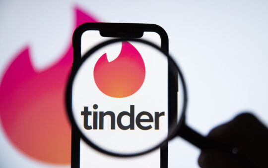 Crypto Scammers Now Stalking Dating Apps Like Tinder for Prey