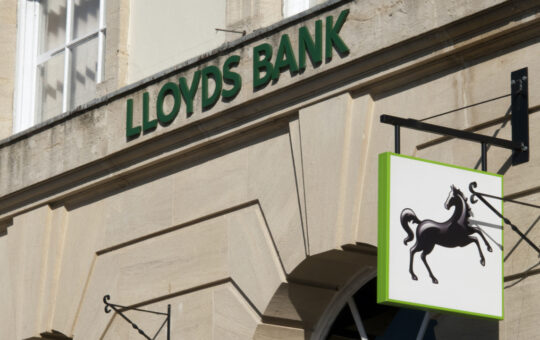 Multi-Billion Dollar Financial Services Firm Lloyds Looks to Hire a Digital Currency Expert