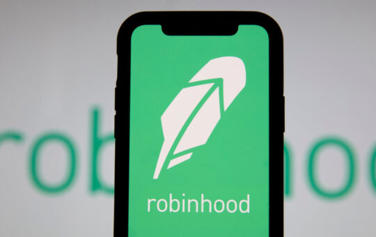 Robinhood on Listing More Cryptocurrencies: 'It's Important That We Get a Bit More Clarity From Regulators'