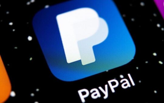 Record Crypto Investment Outflows, PayPal Coin, Binance CEO's Net Worth + More News
