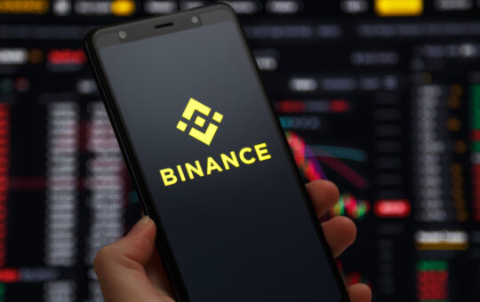 Binance Blocks Accounts Linked to Relatives of Senior Russian Officials