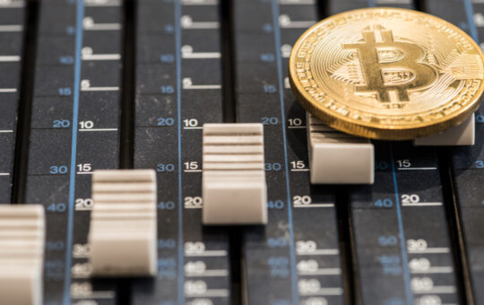 Bitcoin Fraud-Accused South African Radio Presenter Threatens Legal Action – Bitcoin News