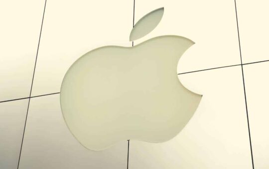 Apple and Amazon Q2 Earning Reports Incoming: Can This Impact Crypto?