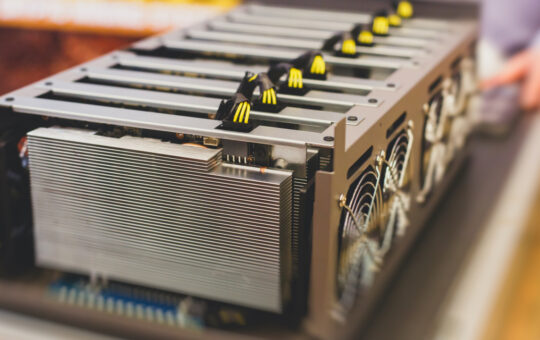 BTC's Lower Price Shrinks Bitcoin Mining Profits, Hashrate Remains Unaffected