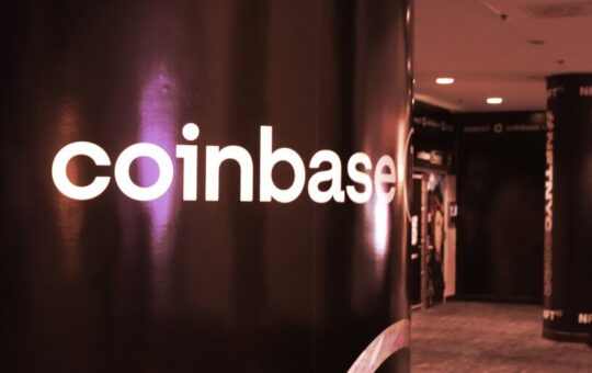 Coinbase Posts $1 Billion Net Loss in Q2, Stock Tumbles