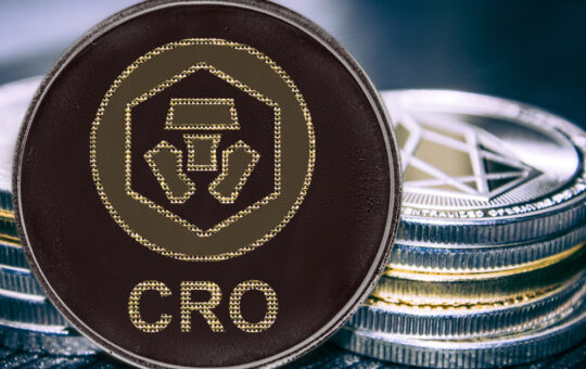 Crypto.com CRO/USD on the brink of another low as momentum wanes