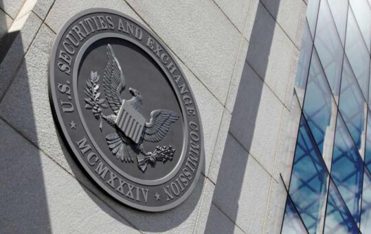 SEC Charges 4 Involved in $295 Million Global Crypto Ponzi Scheme That Duped Over 100,000 Investors