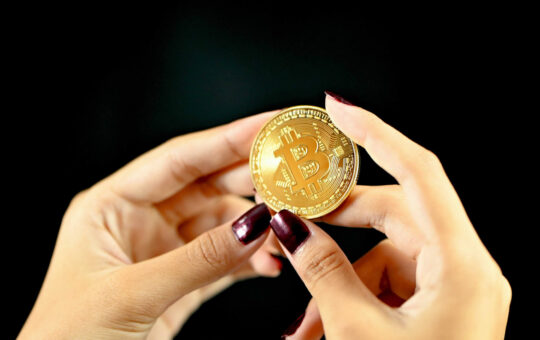 bitcoin vs gold bernstein gautam chhugani picks