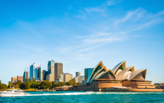 Australia's Financial Regulator Warns of Ongoing Crypto Scams Despite Monthly Decline Since April