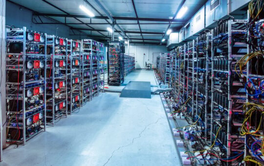 Bitfarms Acquisition of Bitcoin Miner Stronghold a ‘Strategic’ Move Against Rival Riot: Experts